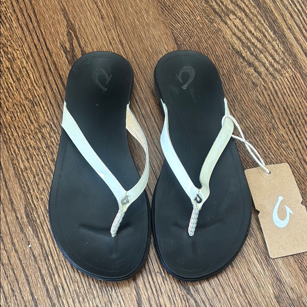 OluKai Black and White Sandals Minimalist Design